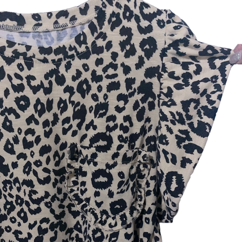 Leopard Prin Top Womens Small Ruffle Flutter Sleeve  Casual Edgy Feminine Pocket - Picture 8 of 9